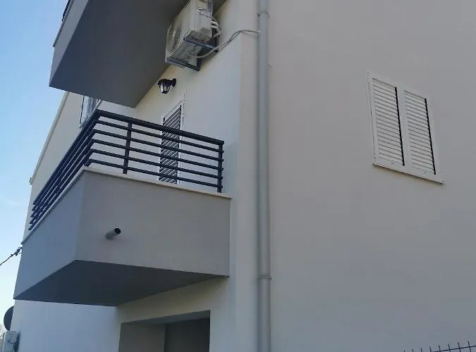 Ela Quarto em Acomodações Particulares
