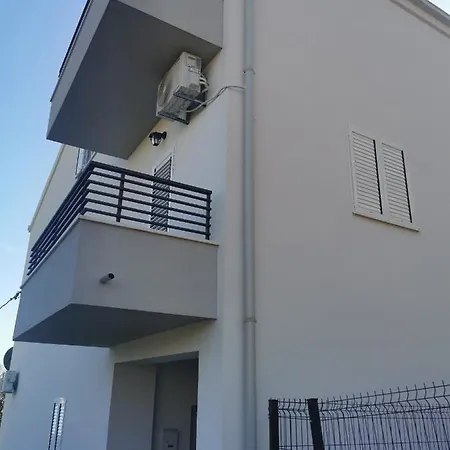 Ela Quarto em Acomodações Particulares